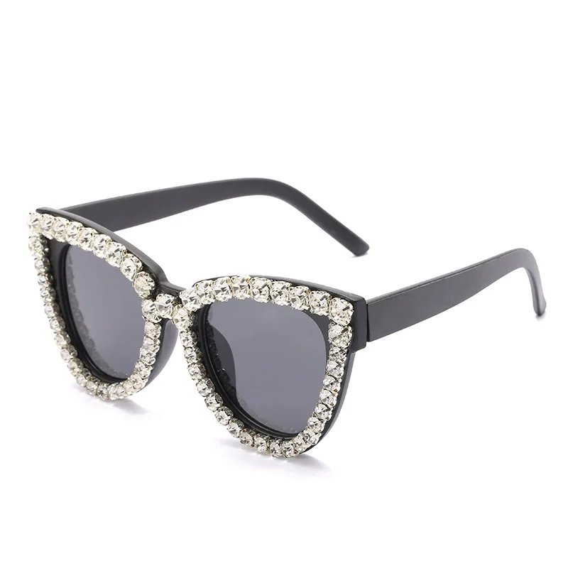

2021 New Vintage Fashion Luxury Brand Designer Cat Eye Diamond Crystal Rhinestone Frame Women Sun Glasses Shades