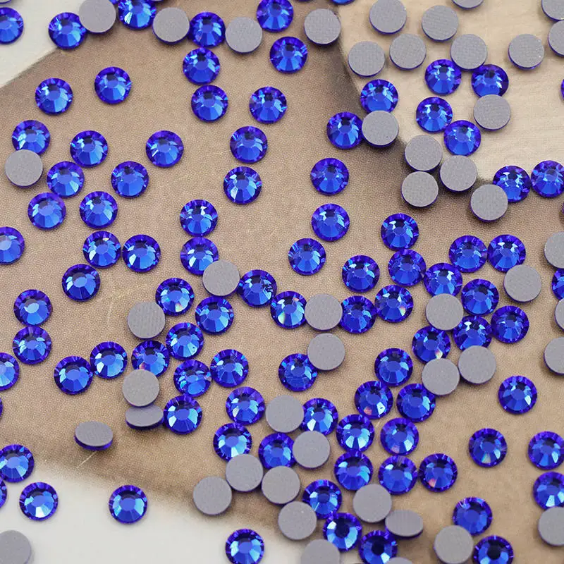 

China Factory 12 Same Cuts Majestic Blue Round Crystal Rhinestone Stone Design for Dress