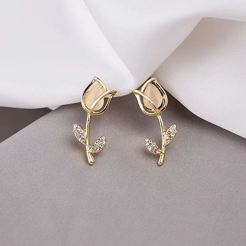 

Luxury bling full rhinestone opal earrings s925 sterling silver needle earrings exquisite tulip stud earrins for women, Picture shows