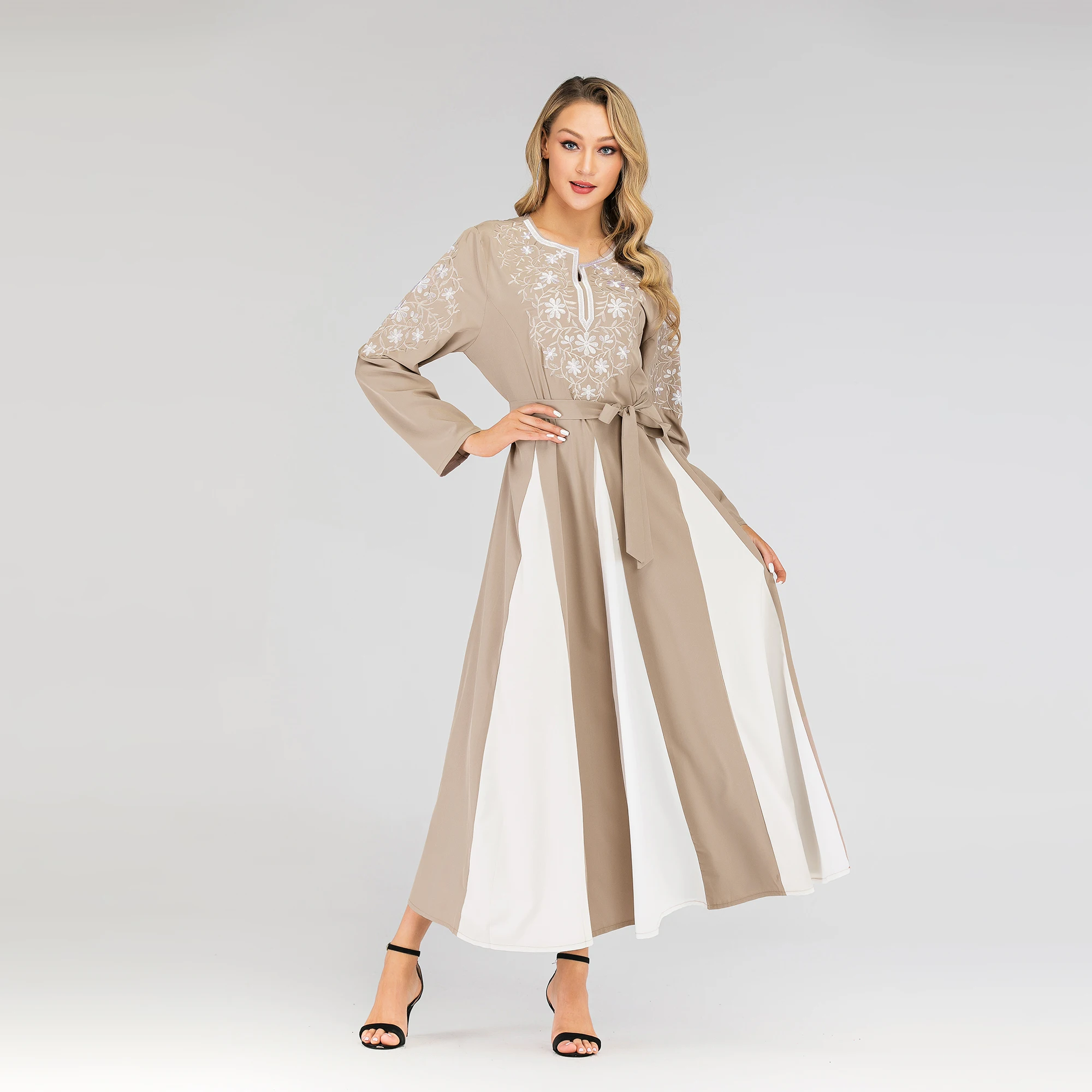 

6112# Gorgeous Embroidered Dress Beautiful A Line Shape Maxi Modest Dresses Muslim