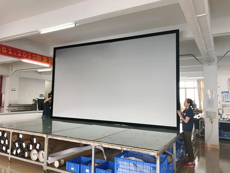 silver screen projector screen