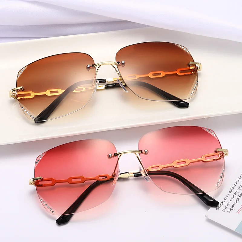 

SKYWAY Fashion Sunglasses Customized 2020 New Arrival Frameless Diamond Decor Women Metal Sun Glasses