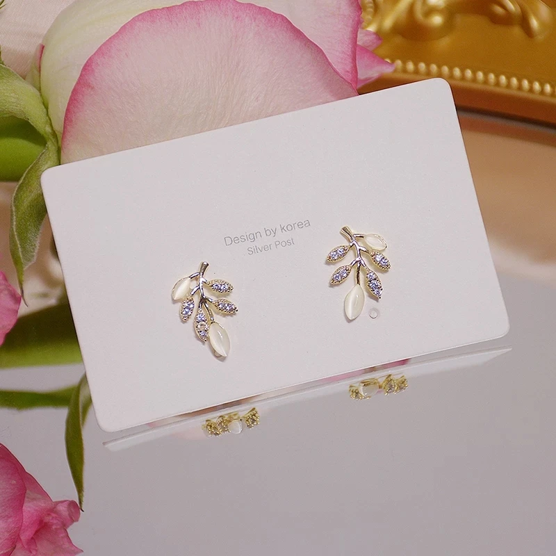 

Simple Personality Earrings Gold Leaf Earring Diamond Stud Earrings for Women