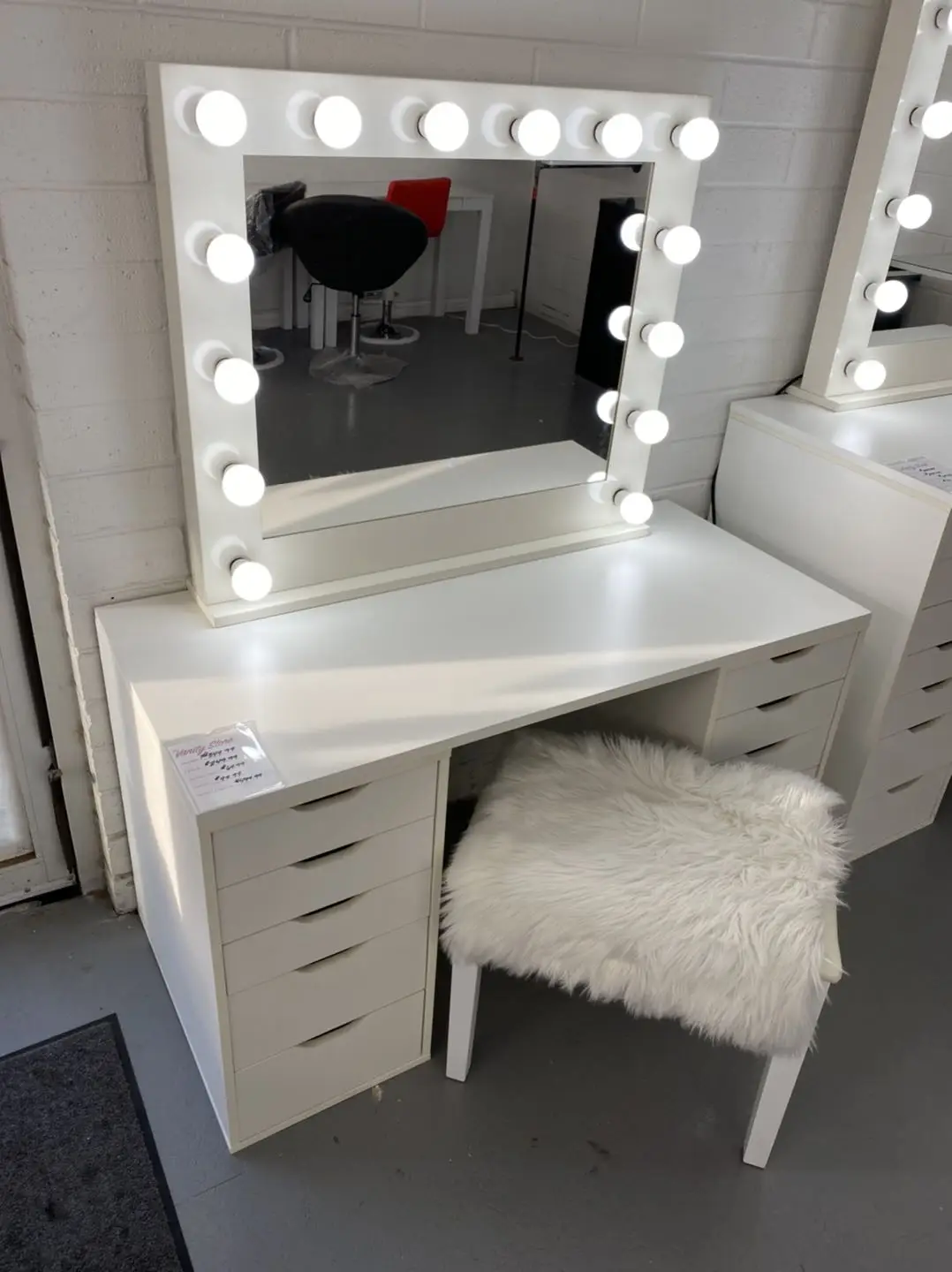 2021 New Design High Gloss White Hollywood Vanity Makeuptable With