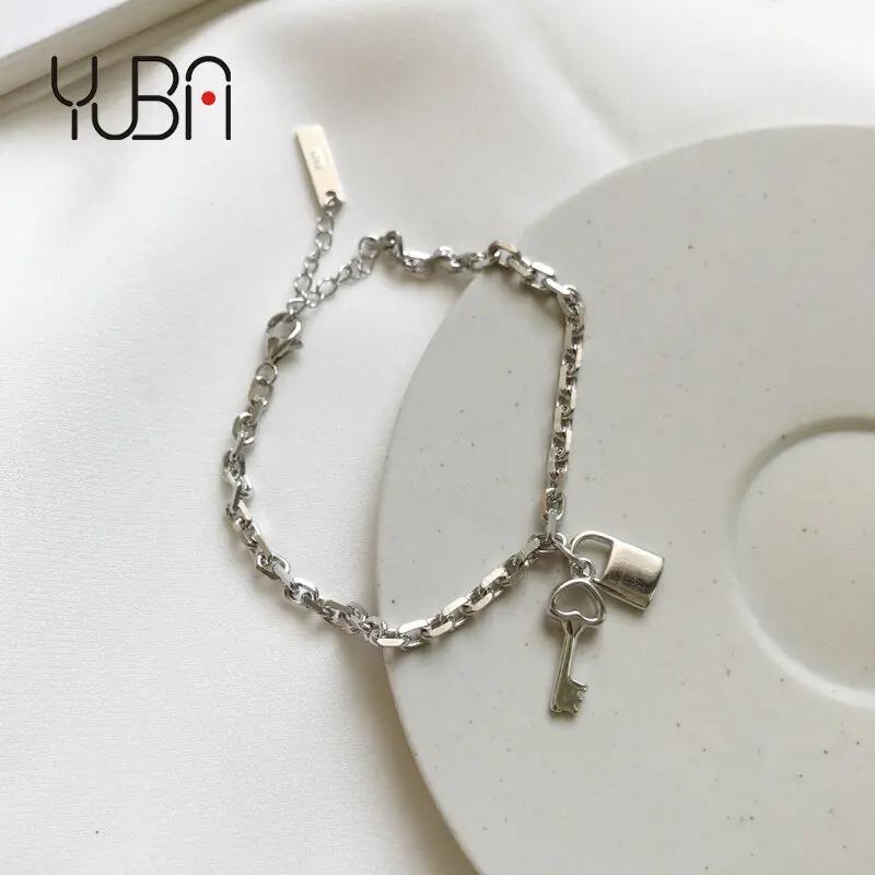 

Unique Design 925 Silver Chunky Thick Chain Key Lock Charm Bracelet 2021 New 925 Sterling Silver Love Lock Key Chain Bracelet