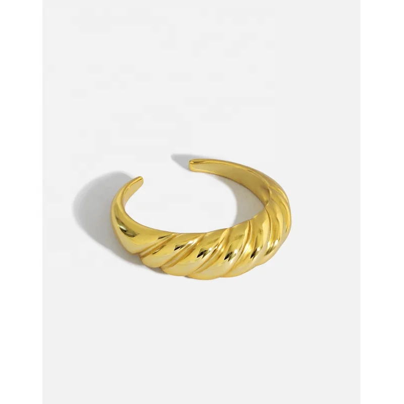 

Factory Direct 18K Gold Plated Croissant Ring S925 Sterling Silver Geometric Smooth Croissant Twist Open Ring