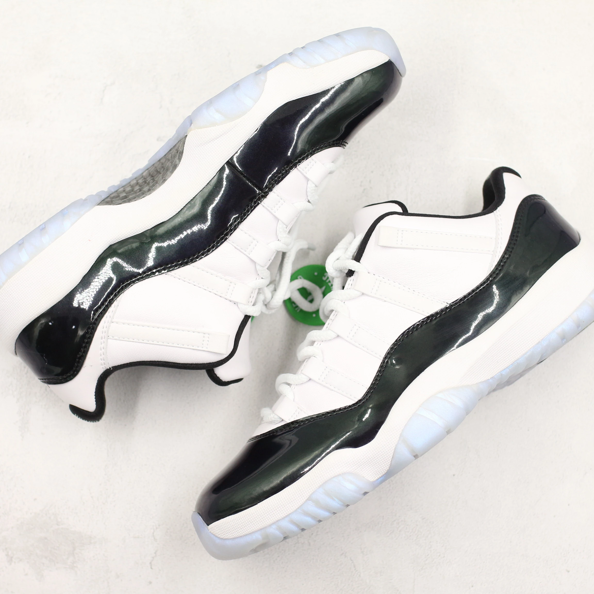 

Hot sale new high quality brand patent leather 11 sneakers Basketball shoes for men, Custom