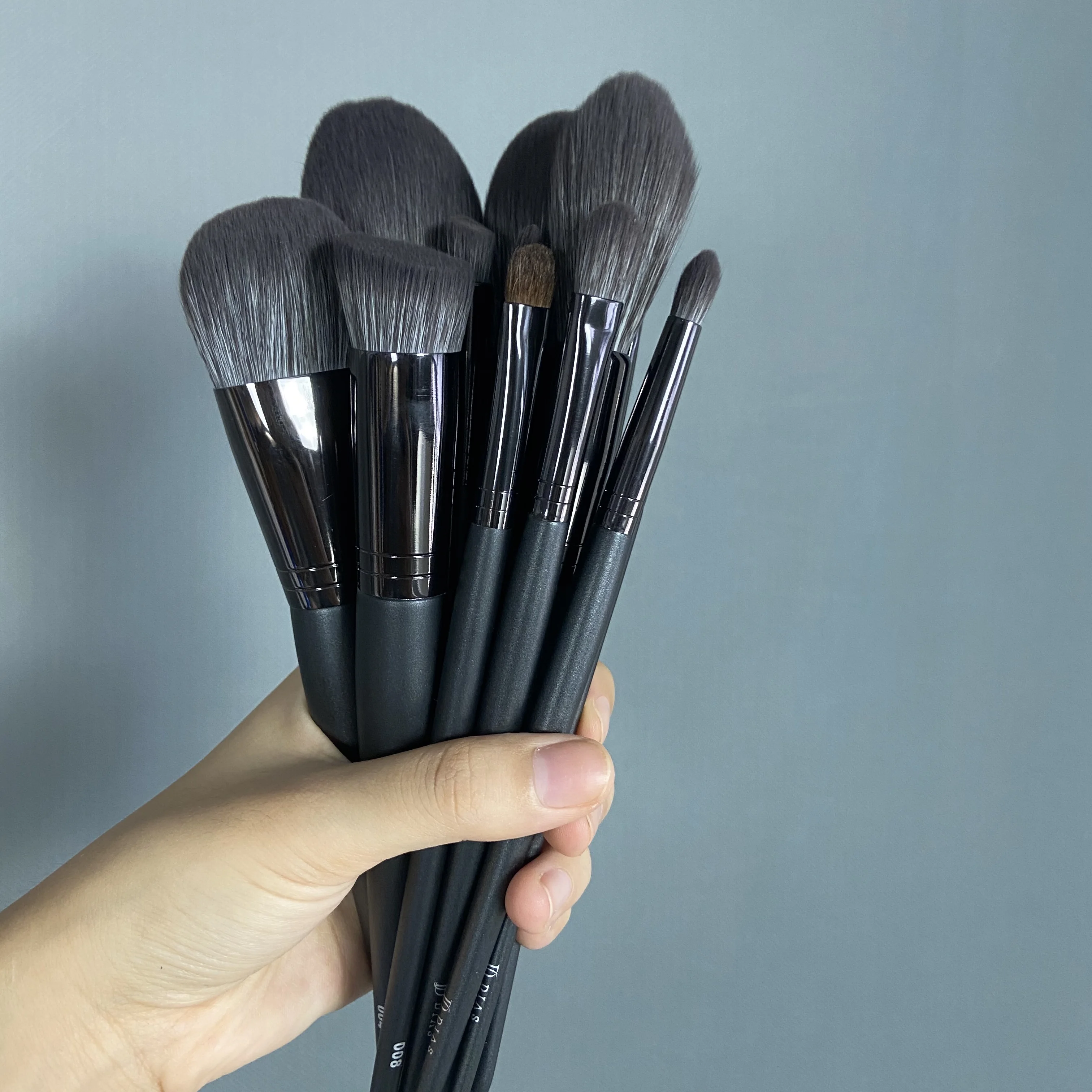 

OMG New 12 types of high-quality makeup brushes, 6 colors