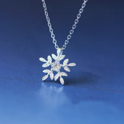 

New Arrival Dainty Sterling Silver Snow Flower Pendant Necklace Geometric 925 Silver Crystal Snow Flower Necklace