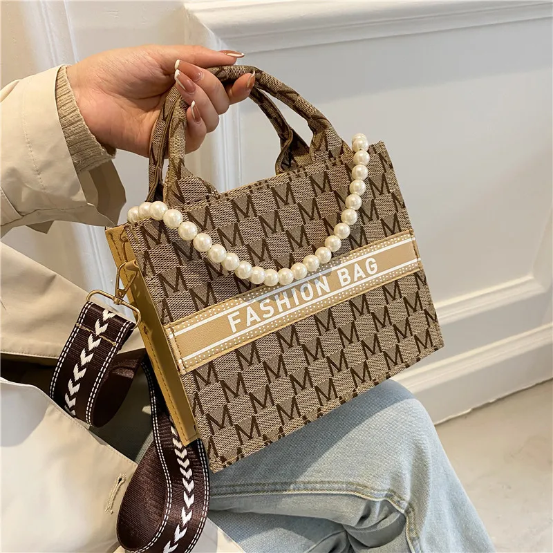 

Large Capacity Pearl Chain Small Square Bag Autumn Winter Letter Single Shoulder Bag Women Crossbody Bag, As photo show