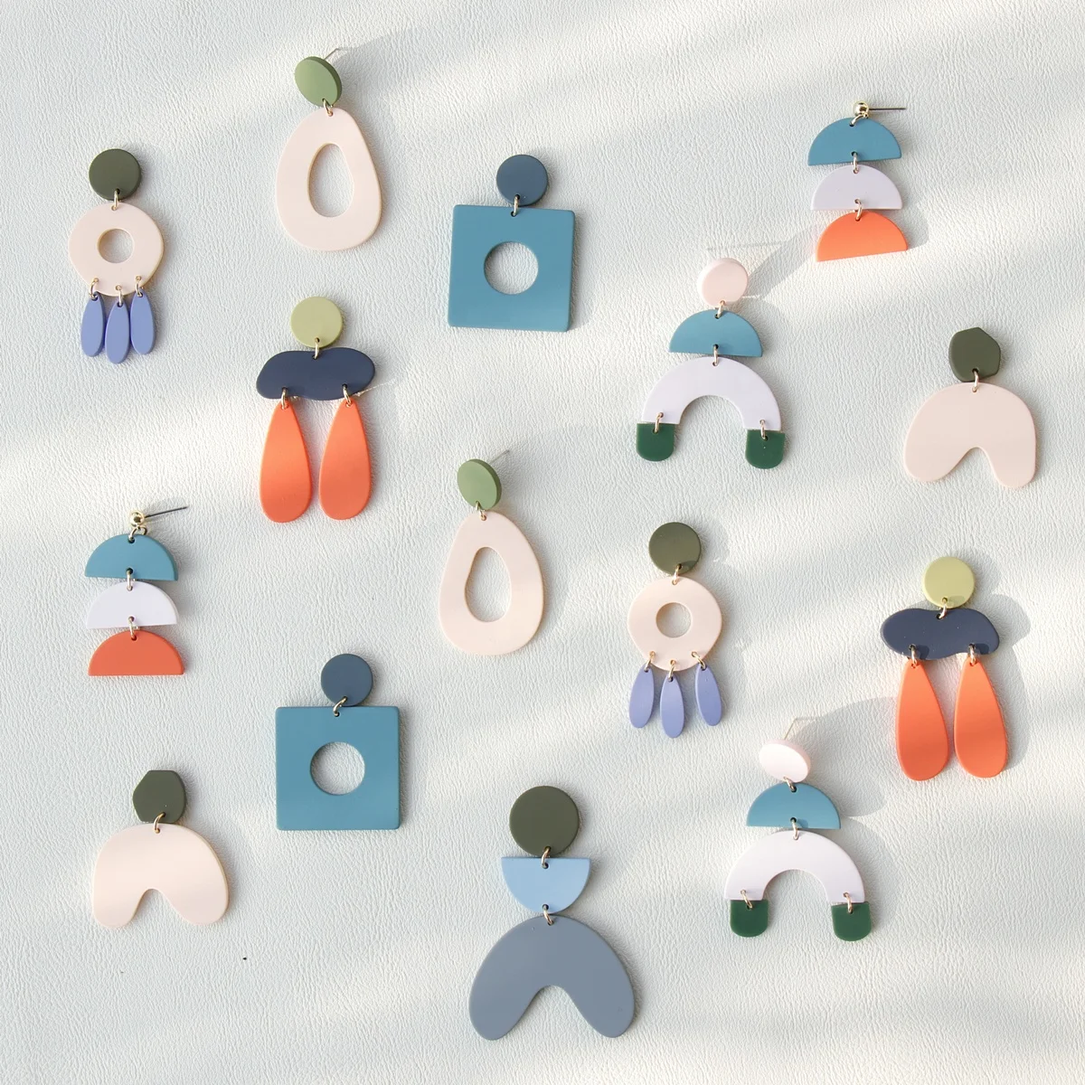 

JUHU New Trend Clay Paint Contrast Stud Earring For Women Fashion Tourism Simple Acrylic Multicolor Young Lady Party Jewelry, Colorful