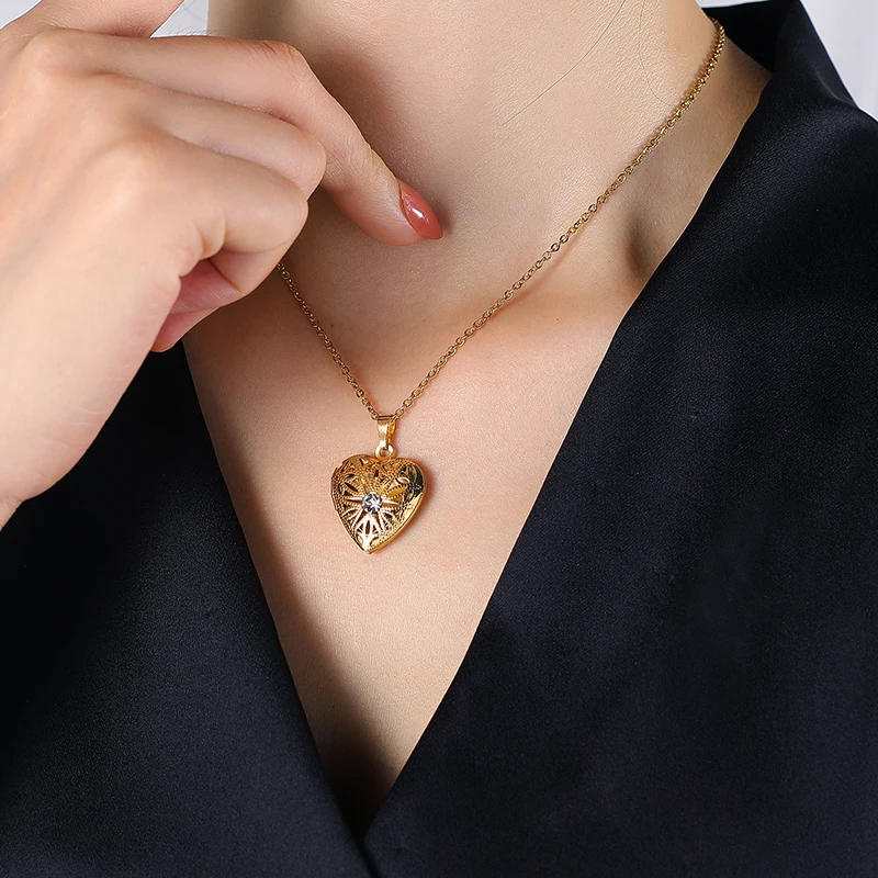 

Hot Sale 18K Gold Locket Necklace Stainless Steel Sublimation Heart Locket Frame Photo Memory Pendant Necklace For Women, 18k gold, silver color