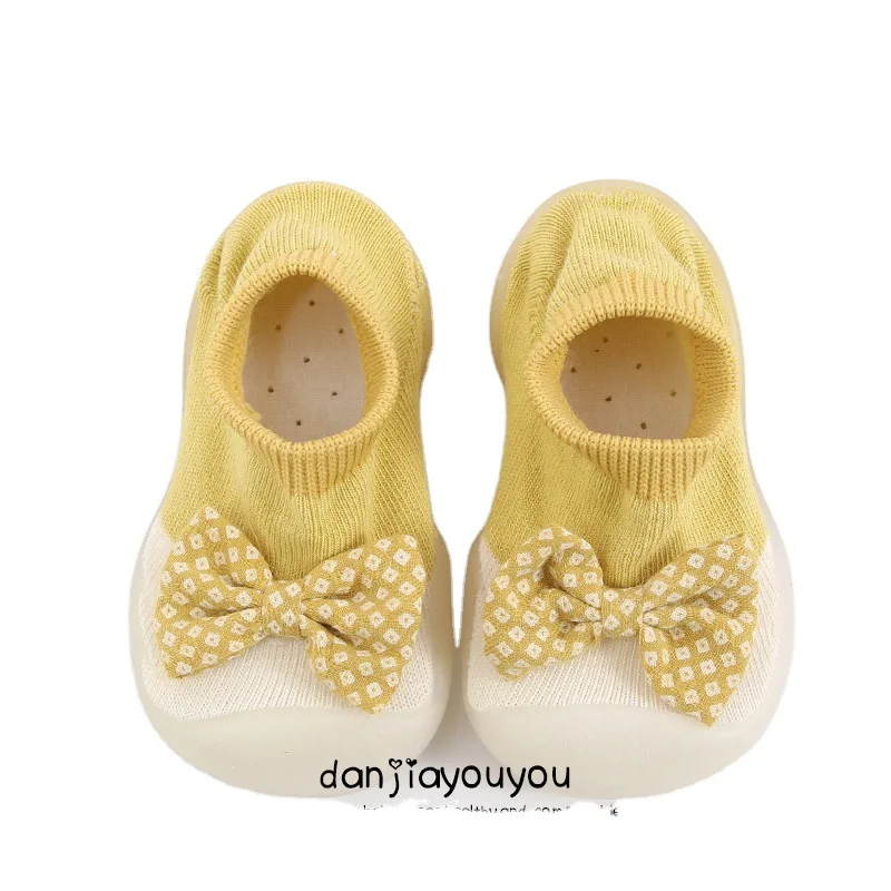 

XIANGHUI Spring and summer children's walking shoes socks soft rubber shoes soles non slip baby cartoon doll baby shoes socks, Pantone color