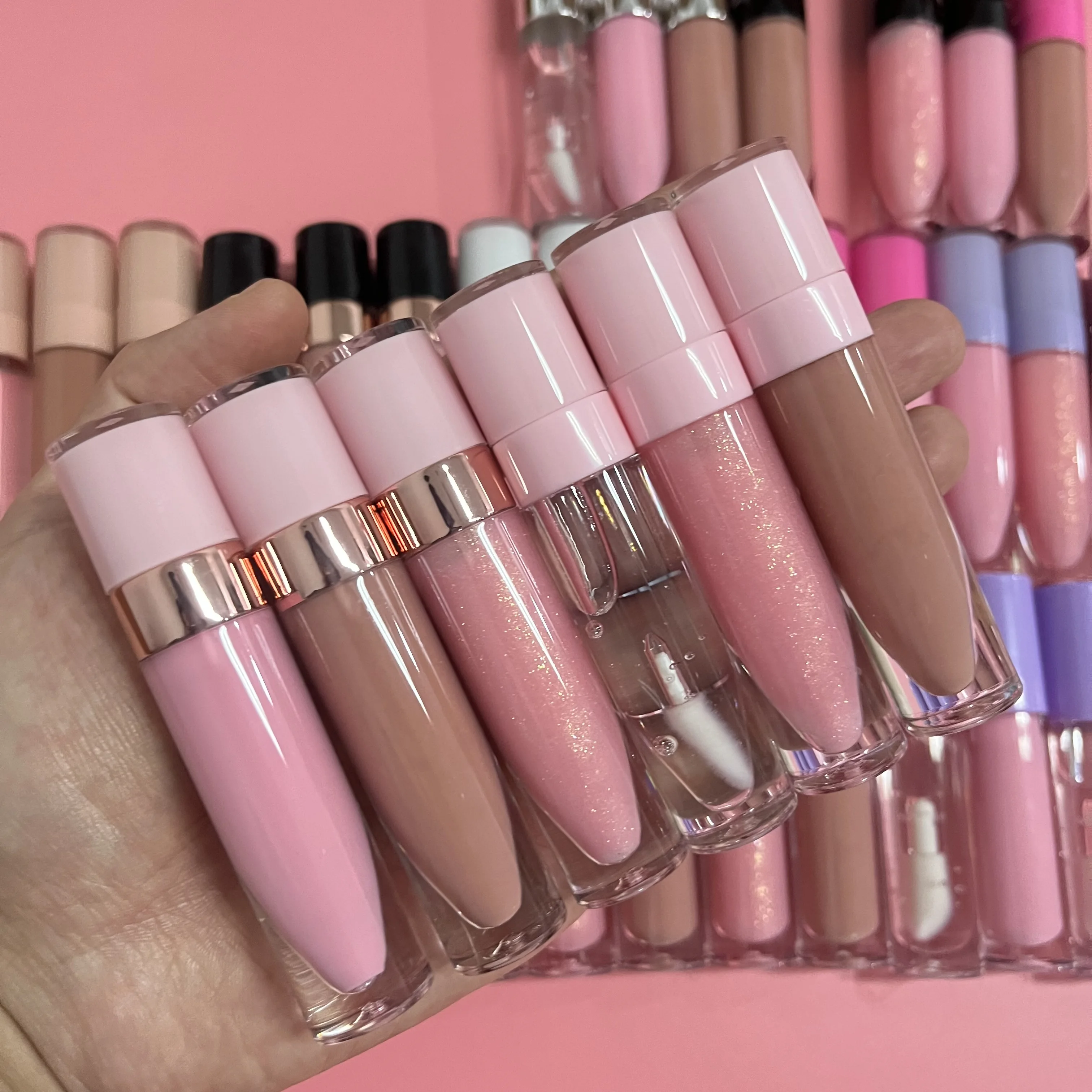 

OEM lip gloss packaging vegan shiny cosmetics lip gloss wholesale