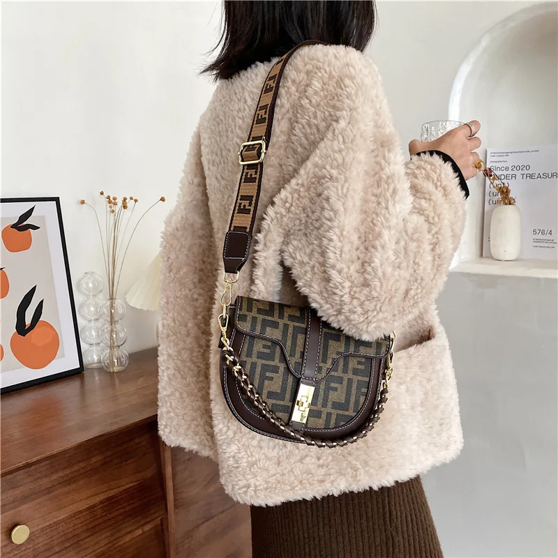 

ST-0404 The New Tide Leisure Shoulder Bag Joker Aslant Female Saddle Fashion Vintage Handbags For Women, Multi color