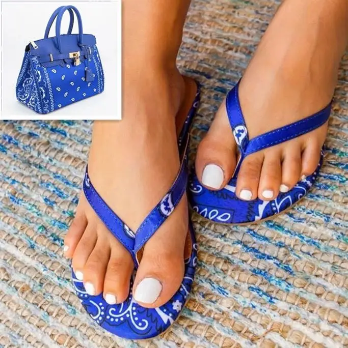 

2021 European and American summer new arrival two-piece ladies handbags printed flat beach slippers set, Blue,red,black or customized