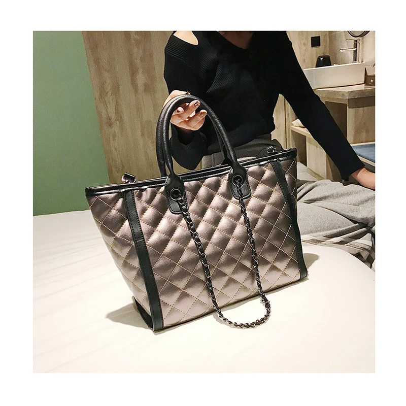 

2021 New Diamond Lattice Chain Handbags Big Capacity Quilted Simple Shoulder Bolsa Trendy Design Leisure Mujer Crossbody Purses