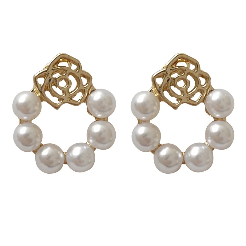 

2021summer Hainon pearl earrings gold flower romantic stud earring Fashion style women earring alloy elegant jewelry, Picture shows