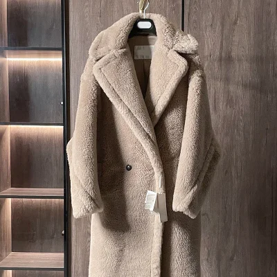 

Winter Fashion Woman lamb Cashmere Outwear Real Fur Collar Wool Fur Coat