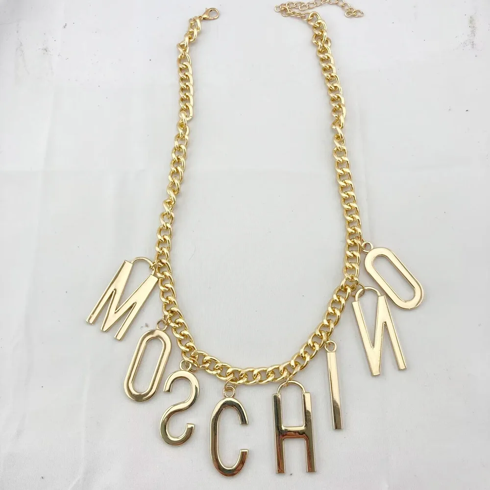 

Lateefah OEM Mosch Jewelry Cuban Chain Big Letter Pendant Exaggerated Necklace For Women