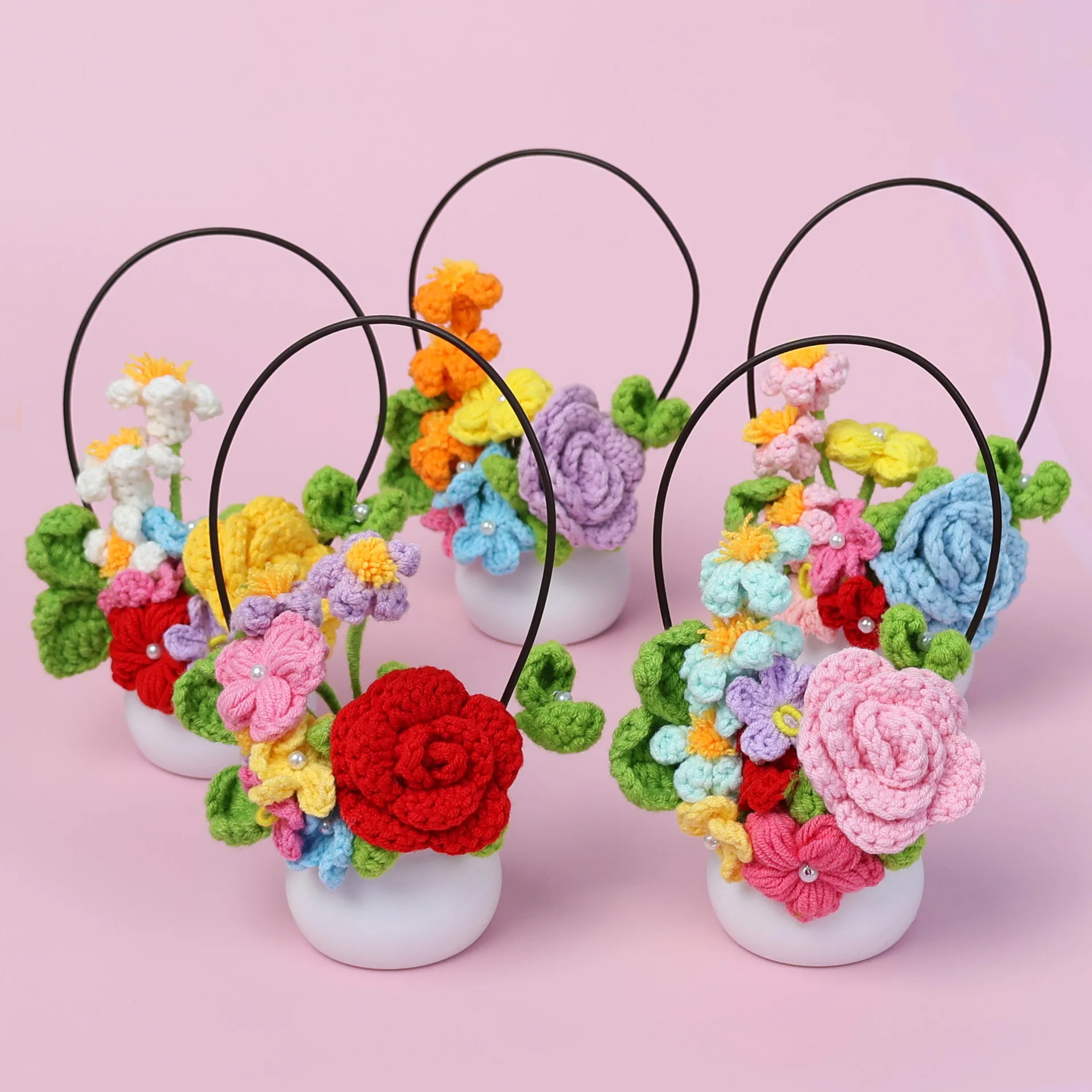 Handmade Heart Wool Crochet Rose Forget Me Not Small Flower Basket Handheld Small Plants for Valentine's Day Graduation