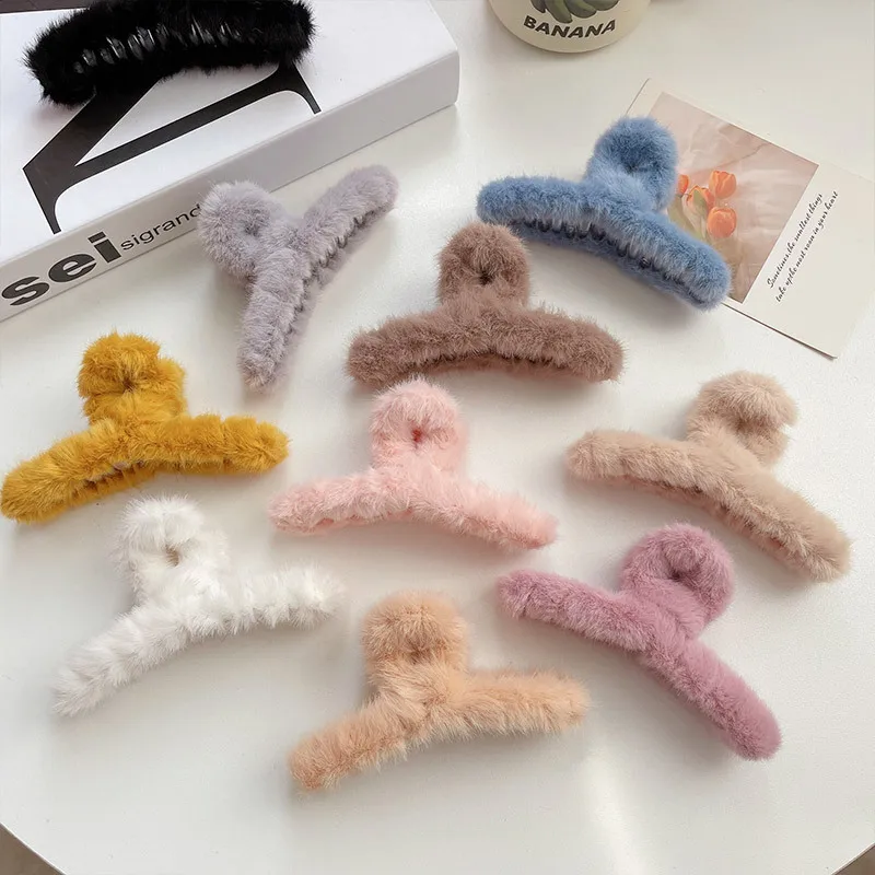

YJL Wholesale Fashion High Quality Winter Fur Plush 12cm Large Claws Hair Claw Clips For Women