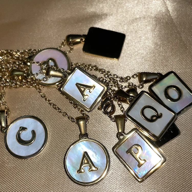 

18K Gold Letters Necklace Women Jewelry Alphabet Chain Men Square Natural Shell Initial Letters Pendant Charm Wholesale