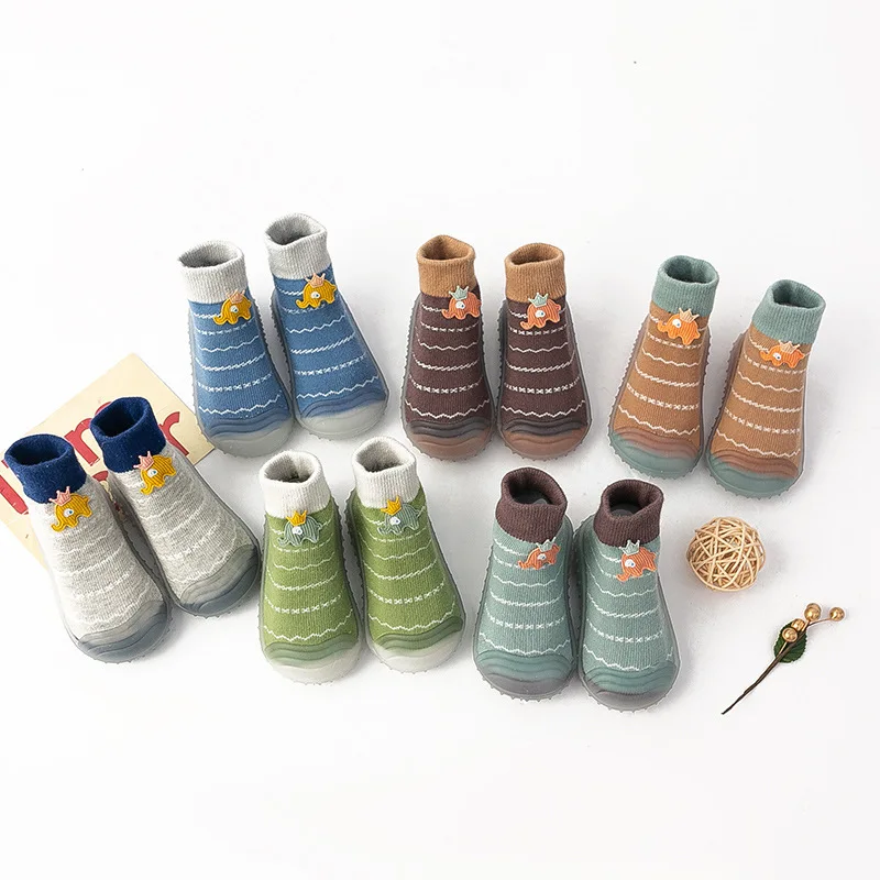 

XIANGHUI can custom logo socks for kids wholesale socks children Octopus Stripe Silicone Soft Sole Floor Shoes baby socks