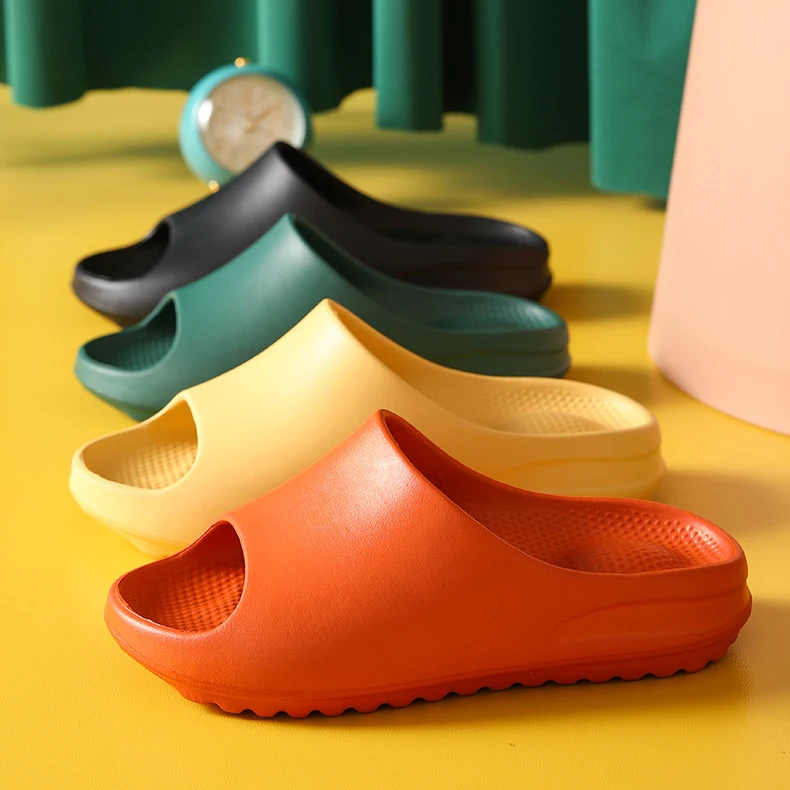 

Summer Outdoor Private Label Plain Bath Beach Slippers With Logo Custom Wholesale Ladies Women New Yellow Bath Slippers Custom