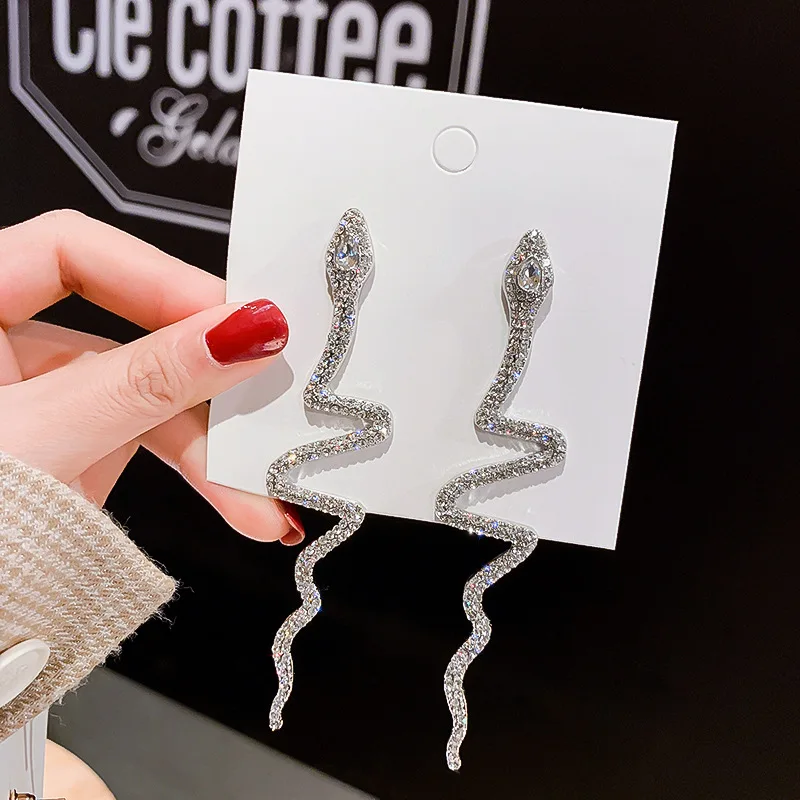 

2021 fashion crystal thin snake earring women