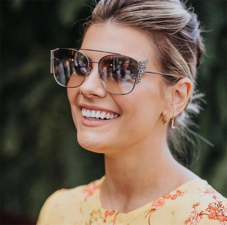 

Summer Trendy Designer Sunglass 2021 Luxury Metal Diamond Shades Sun Glasses Sunglasses Women, Custom colors