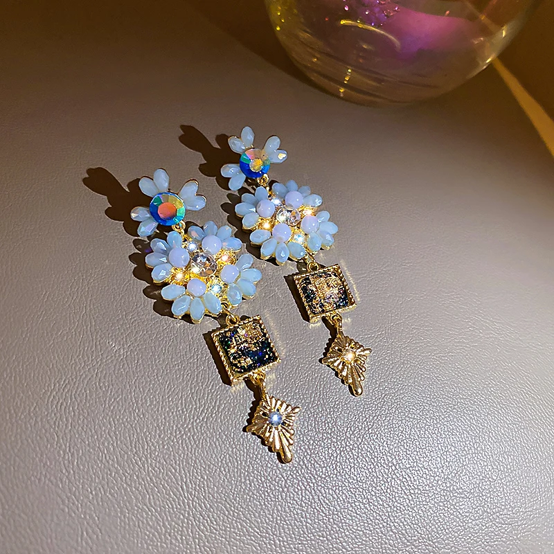 

trendy fashion blue crystal flower earing vintage