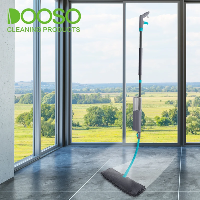 

Bendable spray mop