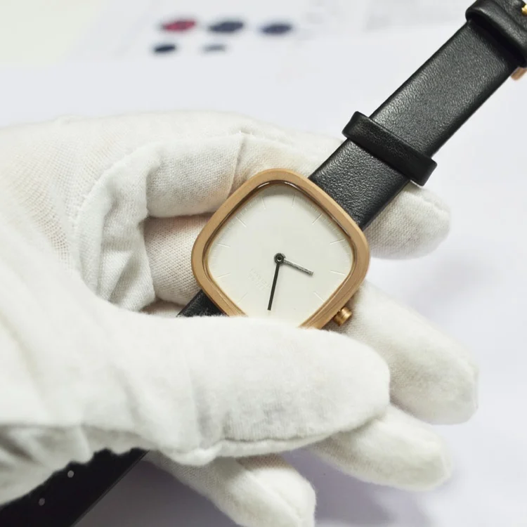 

China Factory Satin Rose Gold Bracelet Engraved Indexes Irregularly Shaped Watch Case Fashion Quartz Ladies Wristwatches