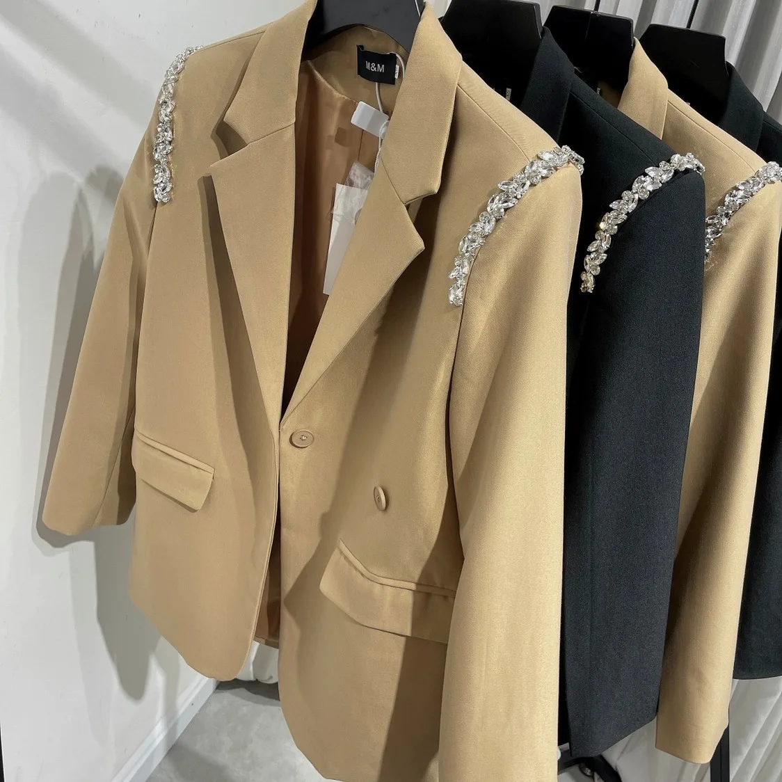 

New Arrivals Elegant Casual Wear Bright Diamond Female Suit Jacket Design Sense Ladies Loose Suit