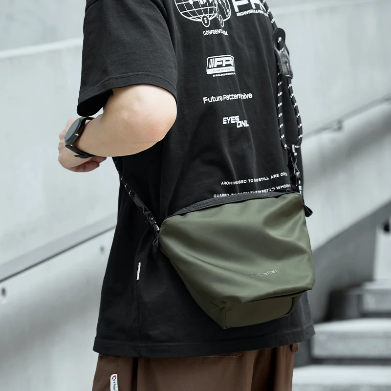 MOYYI Lightweight Sling Bags for Men Outdoor Sport Chalk Bags for Men Crossbody Bags