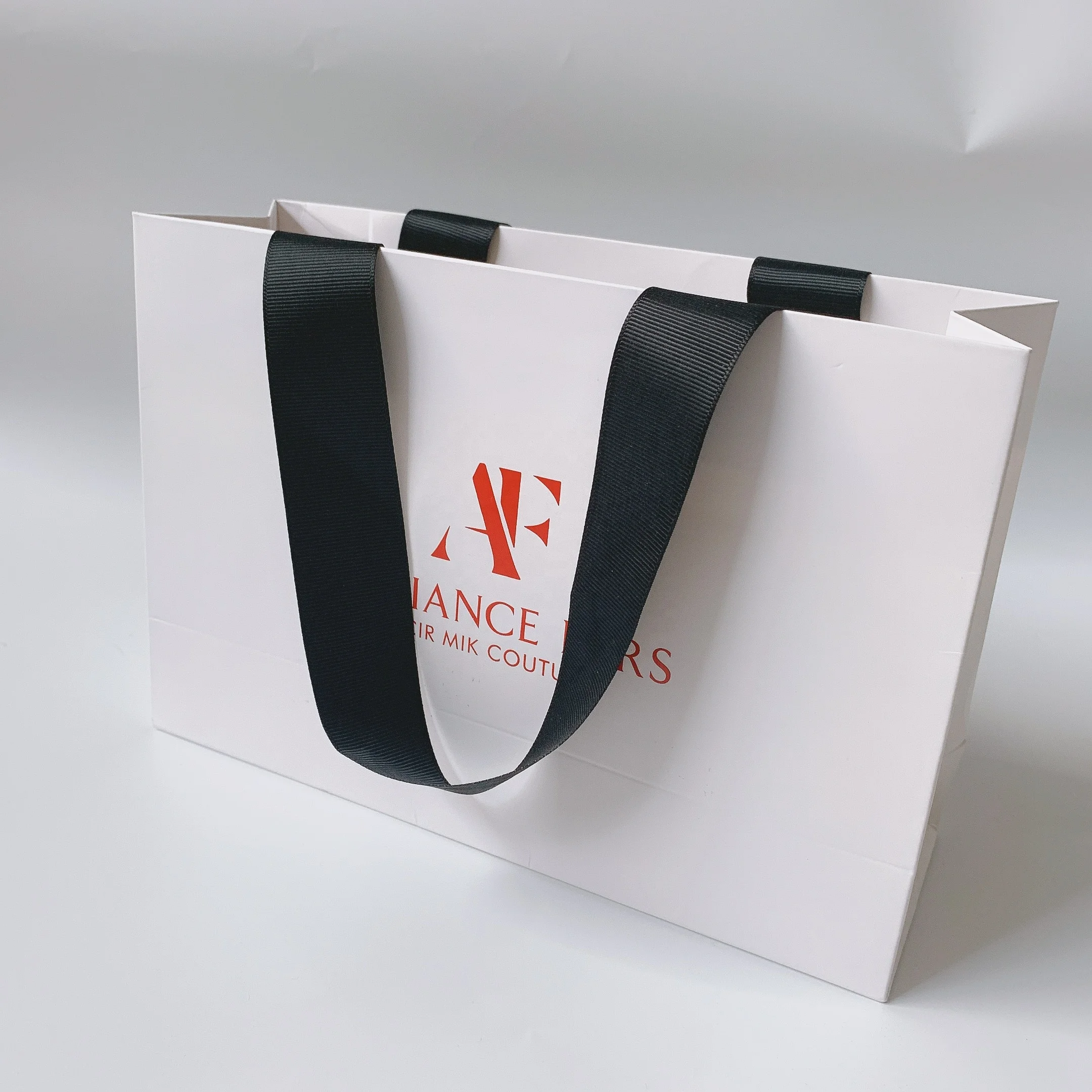 

Recyclable custom logo printed gift white cardboard handle paper bag