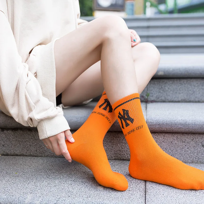 

Autumn New Cotton Letter Pattern Breathable Women's Socks