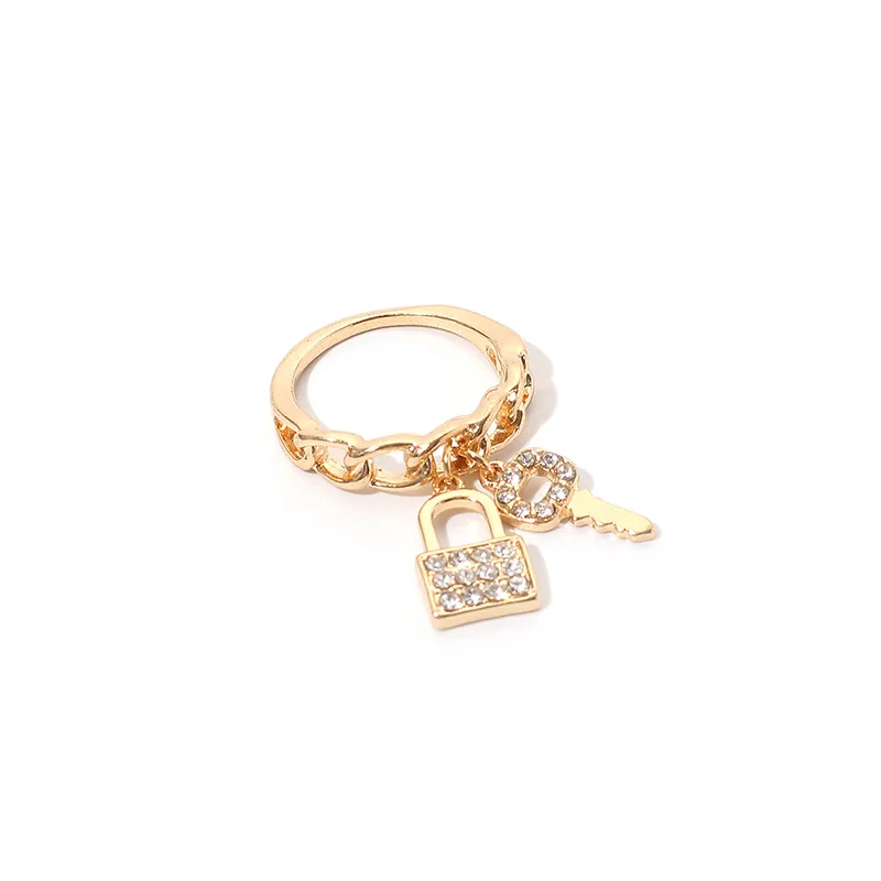 

Fashion Style Vintage Jewelry Bling Diamond Crystal Locks Keys Gold Rings, 1 colors