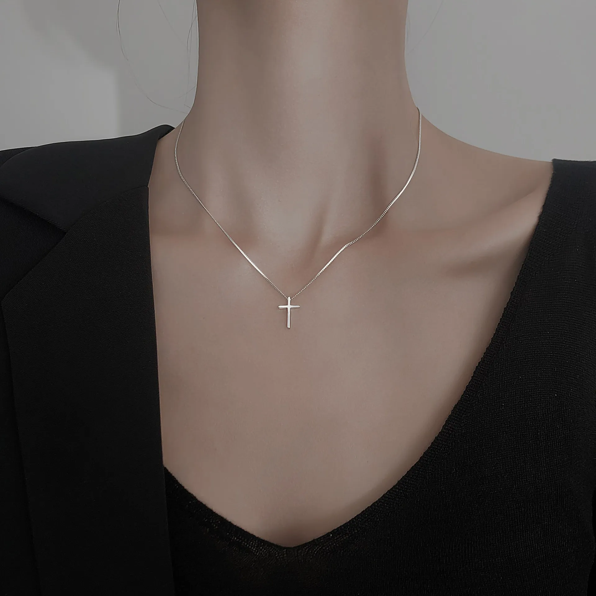 

R.GEM. Gold Plated Women Girl Gift Fashion Simple Chic Jewelry S925 Sterling Silver Charm Chain Choker Cross Pendant Necklace