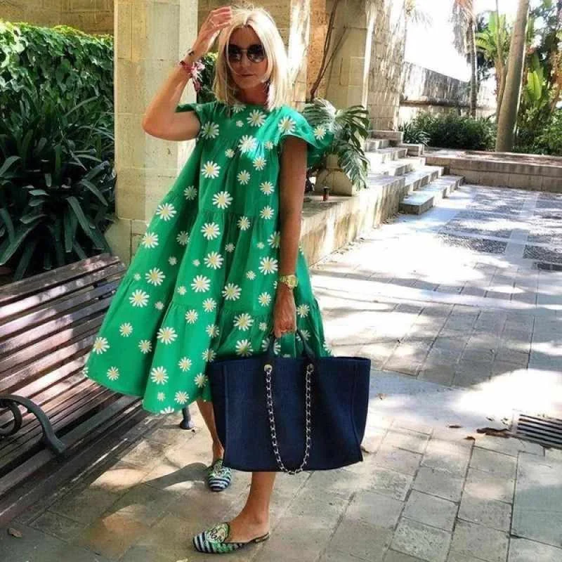 

Fashion Daisy Flower Printed Short Sleeve Big Swing Dress, As pictures