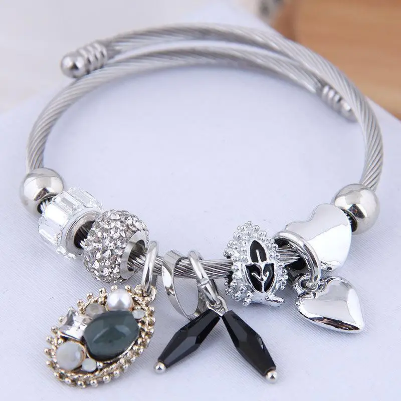 

Amazon Wonderful Sale High Quality Luxury Couple Family Bracelet Stainless Steel Designer Jewelry Ladies Bracelet, Picture shown