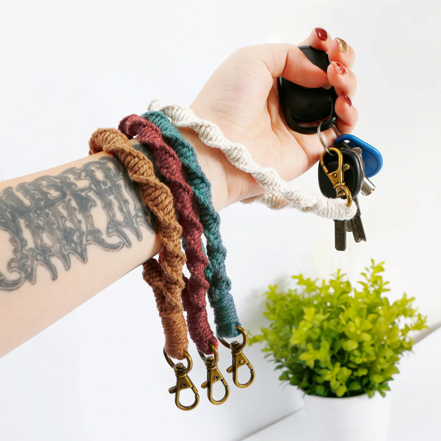 

Colorful Twisted Wristlet Keychain Colorful Cotton Handmade Woven Twist Keyring For Bag Charms