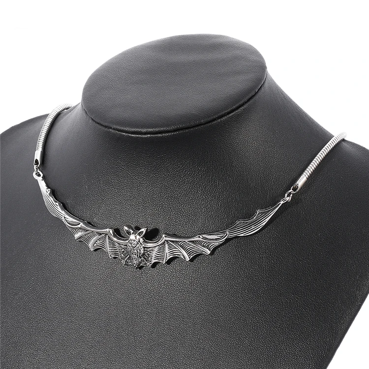 

Gothic Silver Plated Bat Choker Necklace Vampire Bat Pendant Necklace Dark Style Choker Bat Jewelry Gift Women Girls Goth, Picture shows