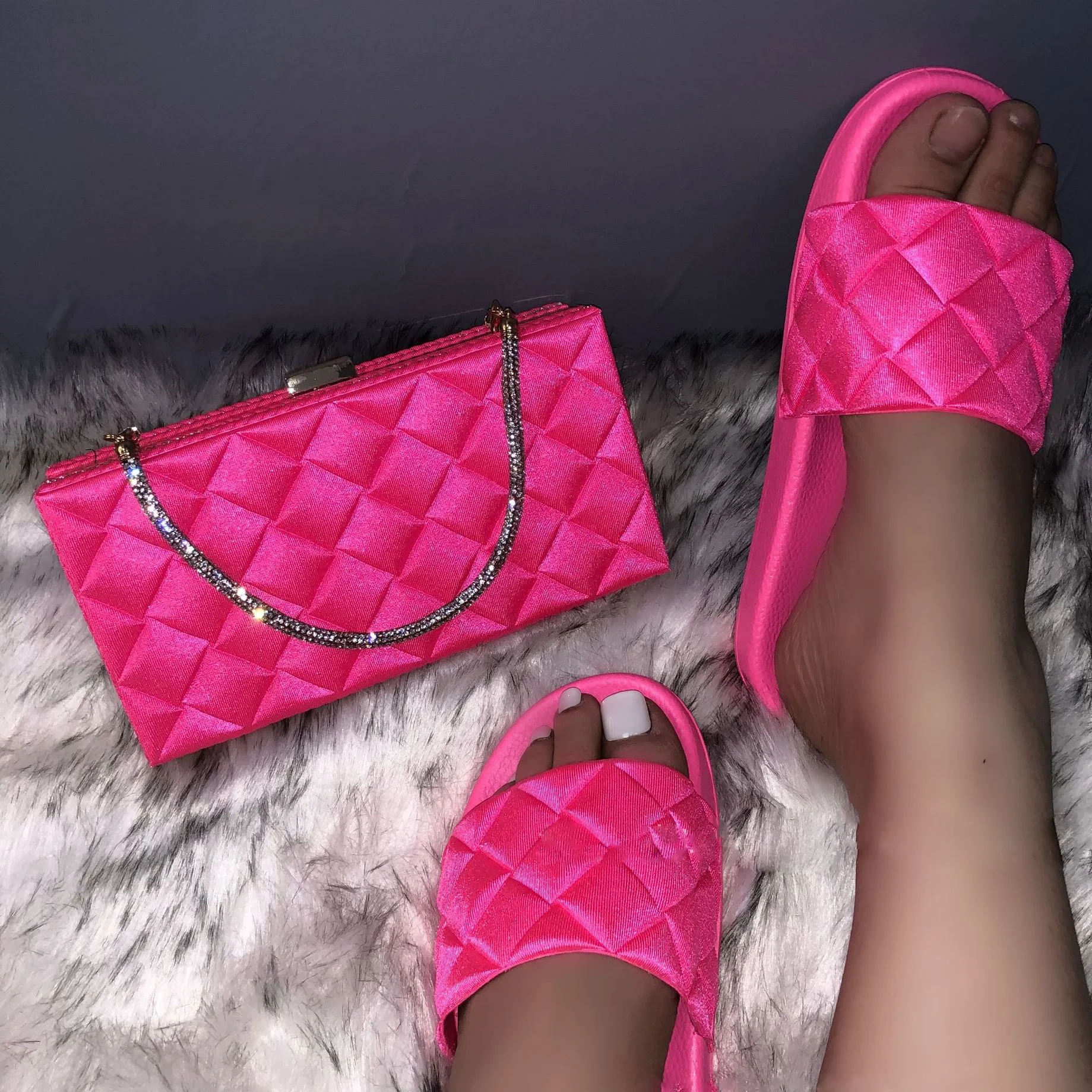 

Bright Color Soft Surface Big Size Flat Women Slides Open Round Toe Outdoor Cute Summer Women Shoes Slippers Slides, Black yellow pink brown