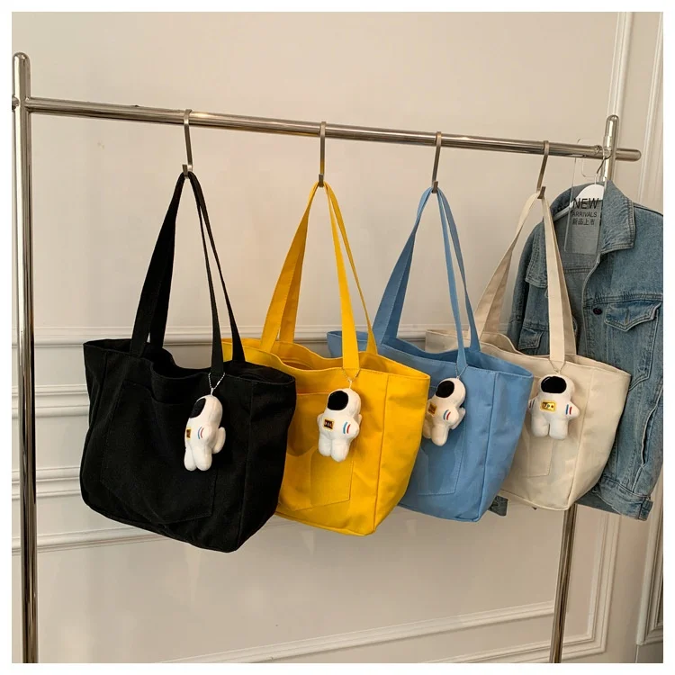 

2022 New Fashion Large Capacity Autumn And Winter Underarm Brand Designer Hand Work Women Shoulder Fancy Tote Bag, Black, white, blue, yellow
