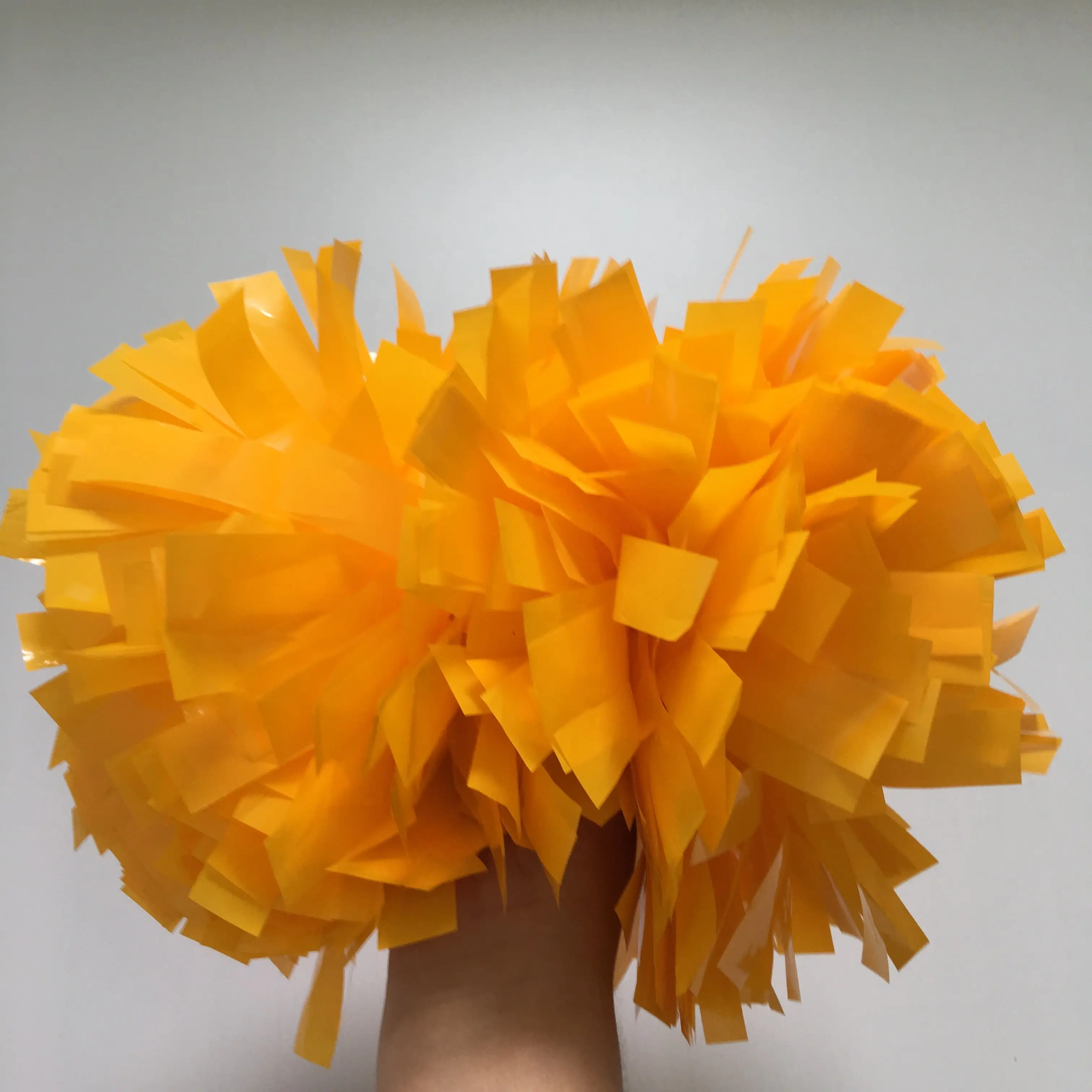 4英寸湿看塑料黄色与指挥棒手柄啦啦队 pom poms