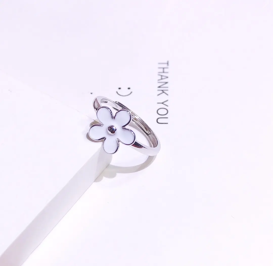 

new design 925 silver gold plated boutique lovely flower shape female ring for girl, White