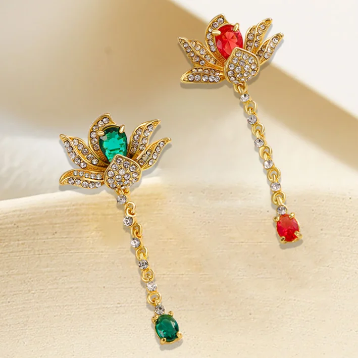 

New Lotus Flower Crystal Brooch For Women Fashion Dress Coat Accessories Jewelry