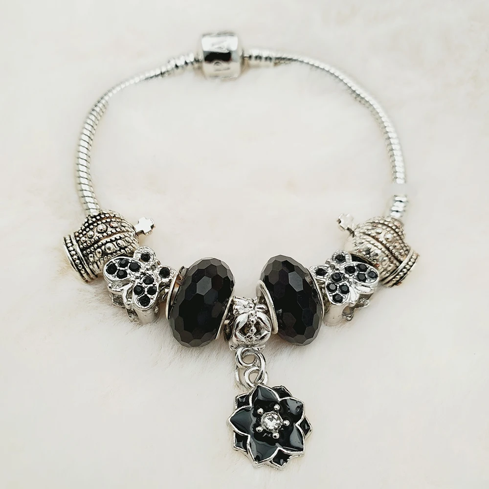 

Beautiful women's bracelet